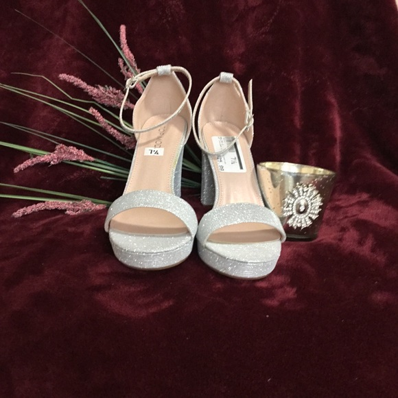 ❤️NEW 🖤TOP MODA “Bliss” 🖤SILVER SPARKLE HEELS - Picture 3 of 6